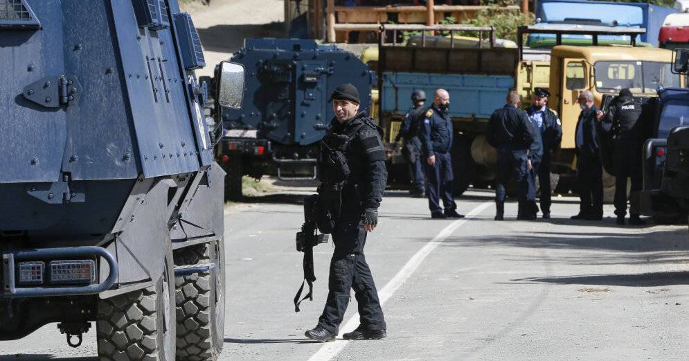 Сербия и Косово конфликтуют из-за номерных знаков, водители блокируют дороги