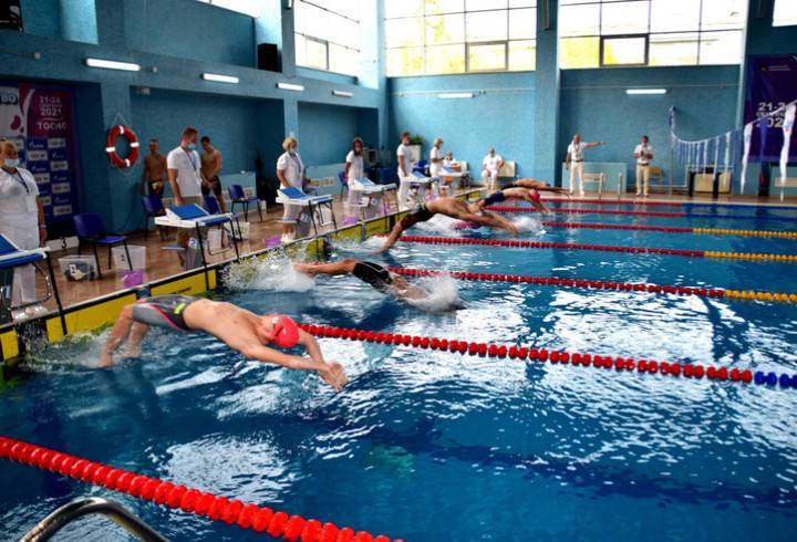 Пловцы из Ленобласти завоевали 18 наград в первый день Чемпионата и Первенства СЗФО