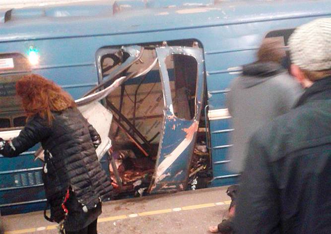 Взрыв в метро Санкт-Петербурга: есть жертвы
