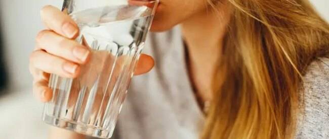 Диетолог рассказала об ошибках при употреблении воды