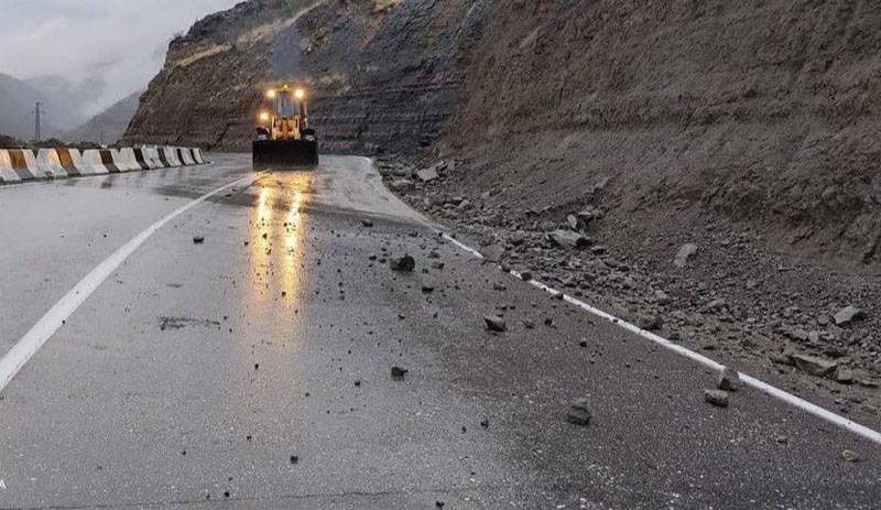 Сильные ливни разрушили дороги в Дагестане