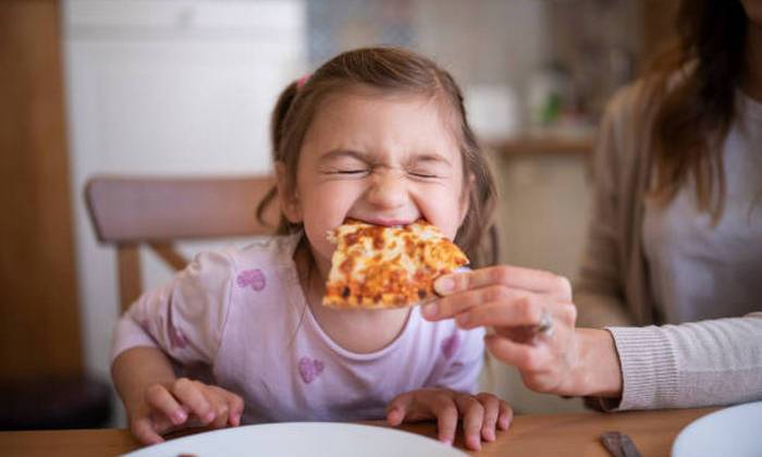 Диетологи заявили, что лучше есть на завтрак пиццу, чем хлопья. В чём подвох?