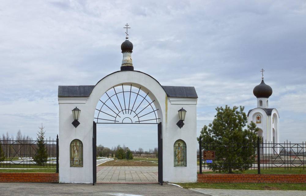 ЧП во Ржеве: неизвестные украли ворота на Мемориальном кладбище