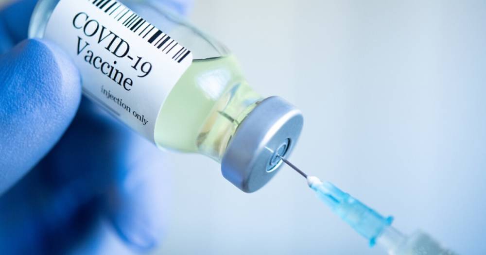 В США начали вакцинировать от COVID-19 бустерной дозой
