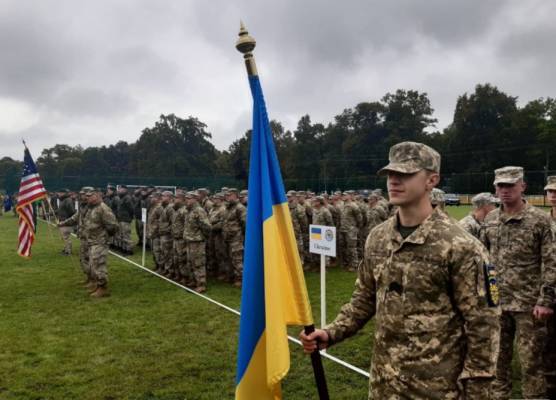Учения десантников прошли на Украине с участием войск США