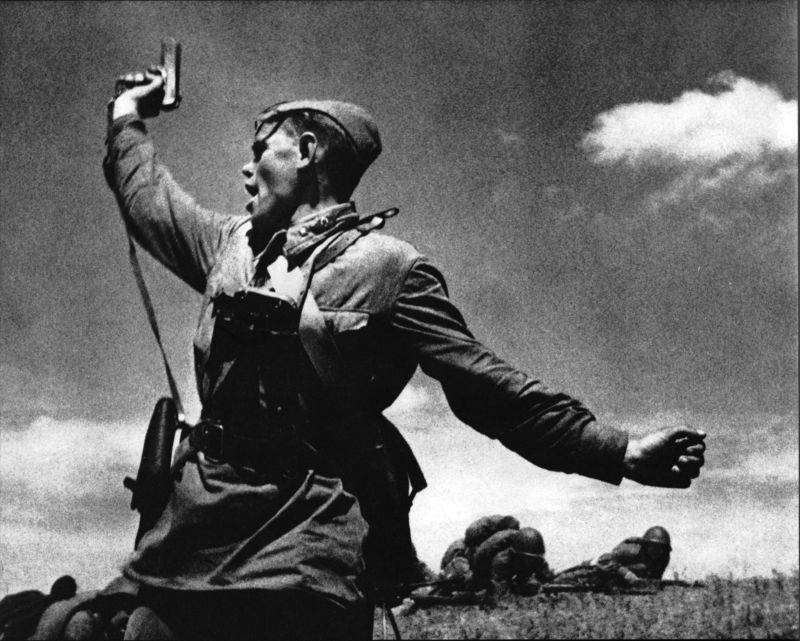 «Комбат»: что не так с самым известным фото Великой Отечественной