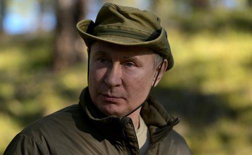 Песков заявил о попытках недругов создать «абсурдный образ» Путина