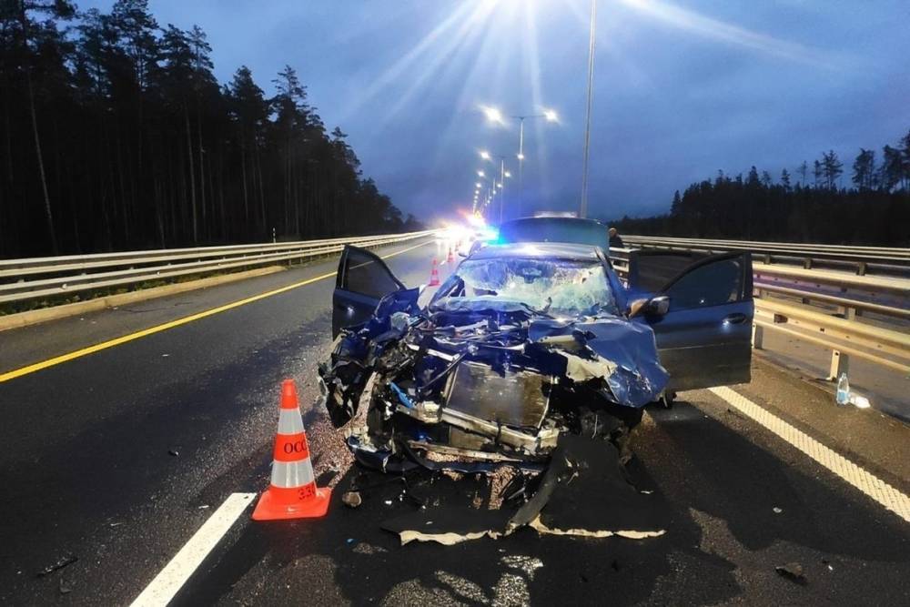В Тверской области водитель разбил BMW в серьезной аварии