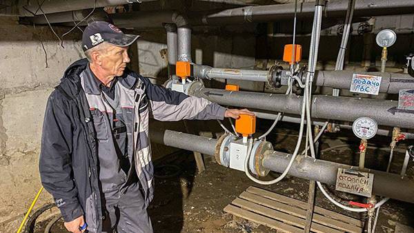 Екатеринбургский депутат помог ТСЖ с восстановлением оборудования после летних гроз