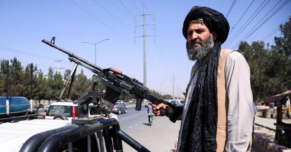 В Афганистане талибы запретили мужчинам брить бороды