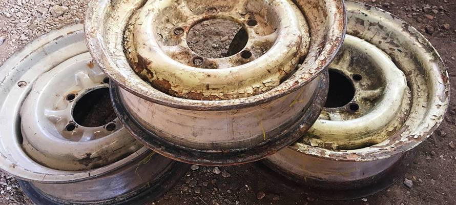 Рецидивист в Карелии украл колесные диски у пенсионерки, мечтавшей отремонтировать мост