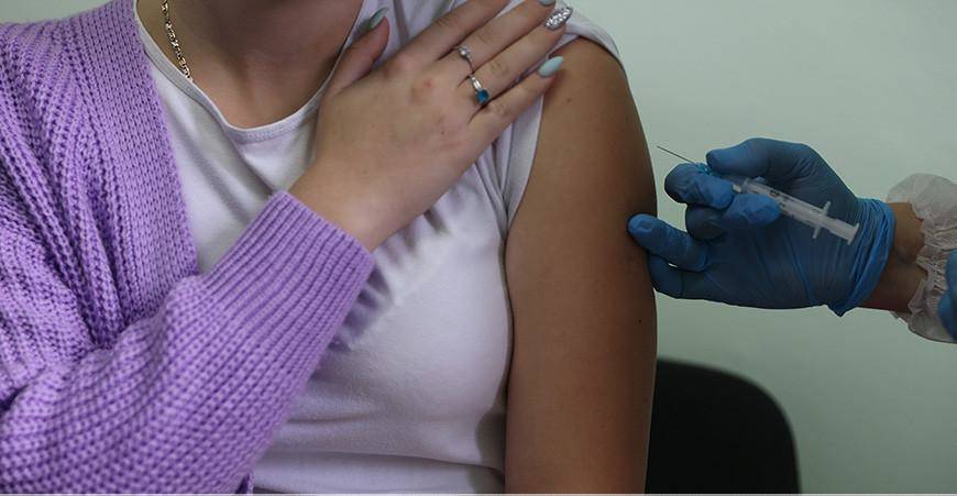 Более 2 млн белорусов получили первую дозу вакцины против COVID-19