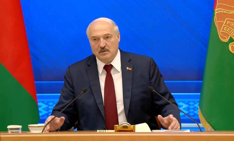 Лукашенко: под видом учебных центров США на Украине фактически создают базы НАТО