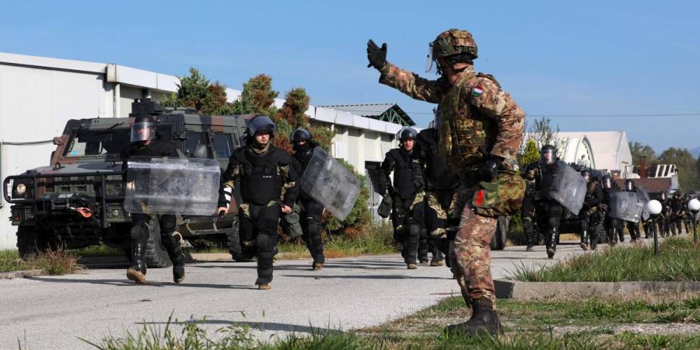 После требования президента Сербии на границу с Косово прибыли силы НАТО