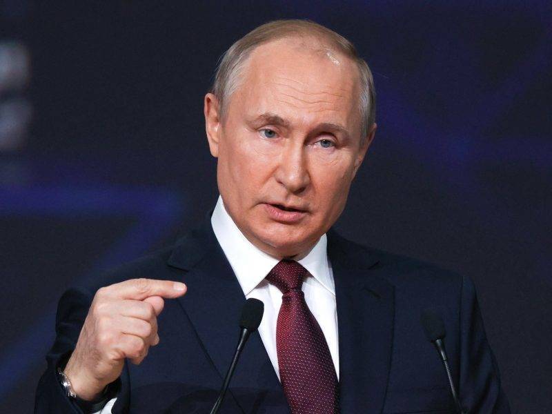 Путин на совещании с правительством заявил, что главный враг России еще не побежден