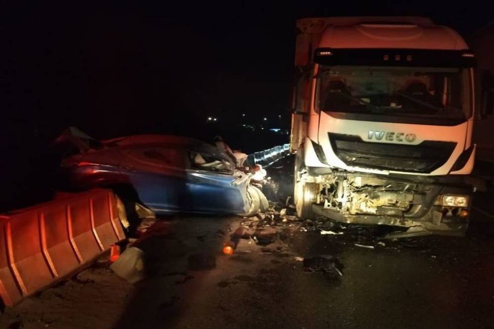 Водитель Hyundai Solaris погиб в лобовом ДТП с грузовиком в Чувашии