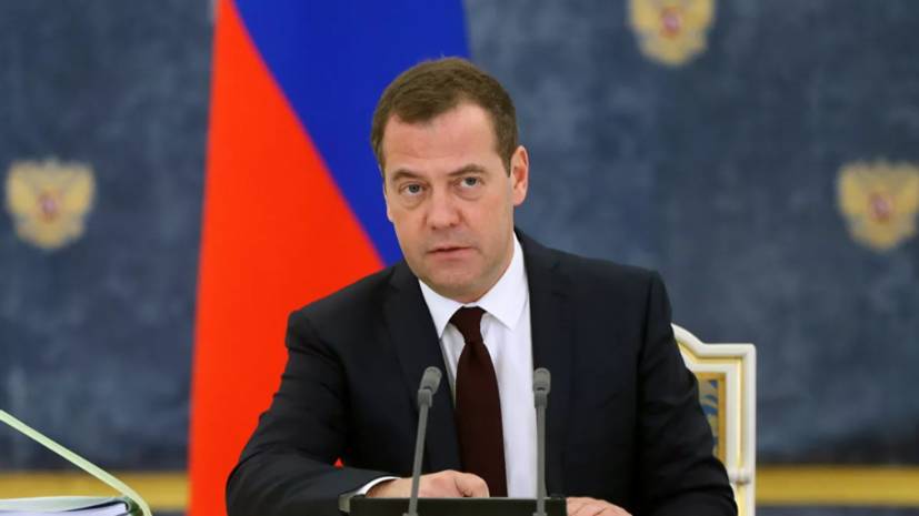 Медведев заявил, что трёхдневное голосование в период пандемии неизбежно