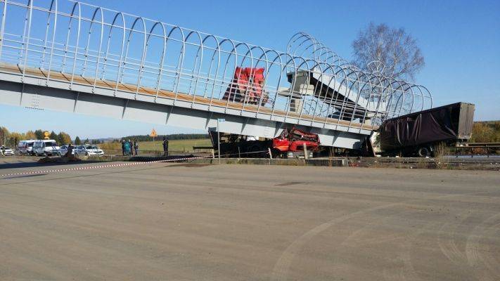 СК начал проверку после гибели людей под обрушившимся в Пермском крае мостом