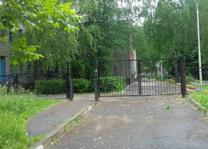 Мужчина с ружьем возле детсада в Казани оказался из службы отлова собак