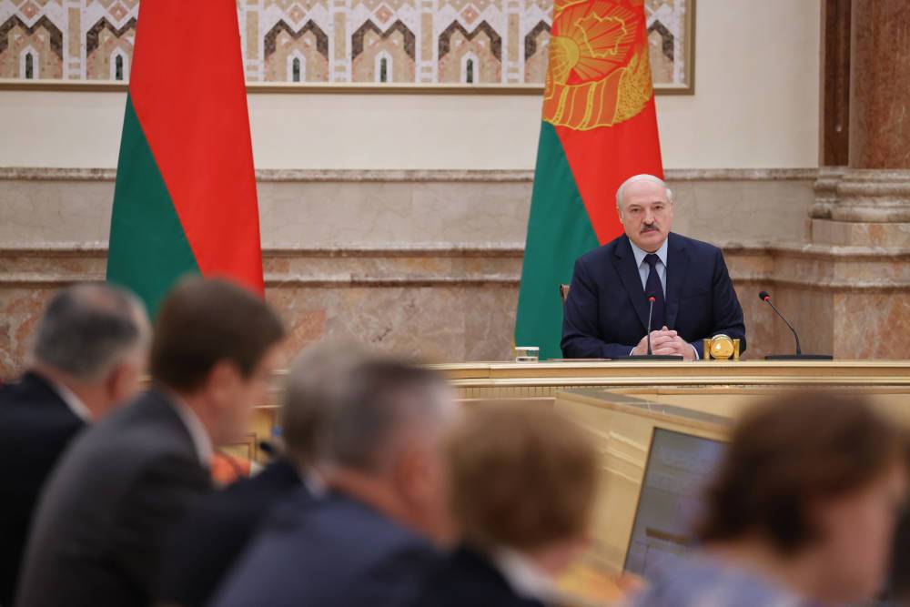 Тема недели: Итоги работы и спорные вопросы - Александр Лукашенко встретился с членами Конституционной комиссии