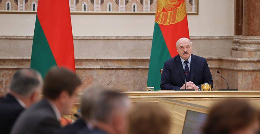Александр Лукашенко определил, как и кто до референдума будет дорабатывать проект новой Конституции
