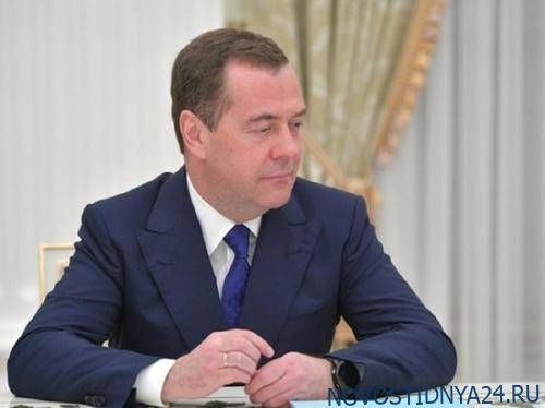 Медведев ответил на сомнения Запада в легитимности выборов: «Плевать»