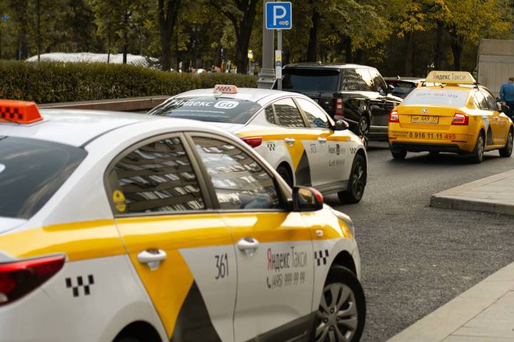 Юрист назвал нарушением прав закон, запрещающий петербуржцам с судимостью работать в такси