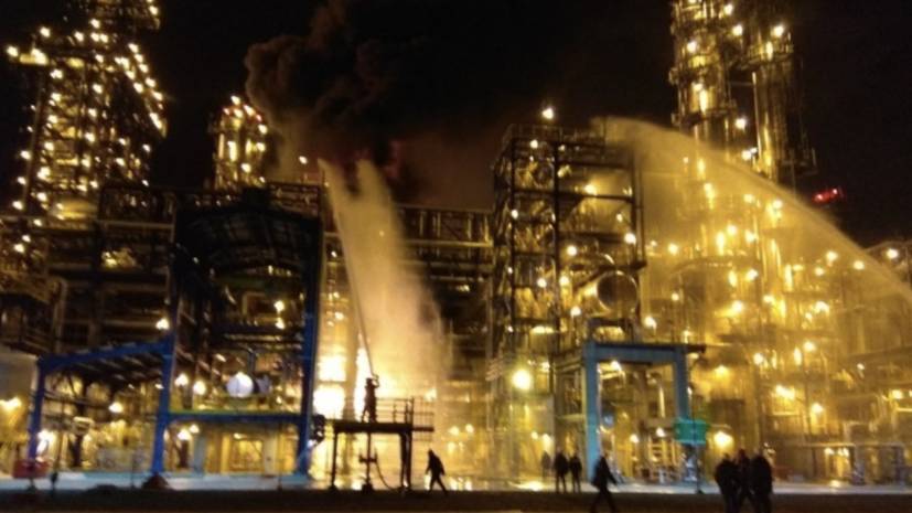 Факельное горение возникло на белорусском НПЗ «Нафтан»