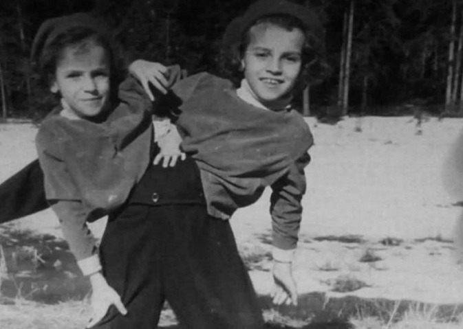 Даша и Маша Кривошляповы: что стало с самыми известными сиамскими близнецами