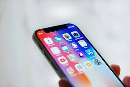 Apple снова оштрафуют за продажу iPhone без зарядки
