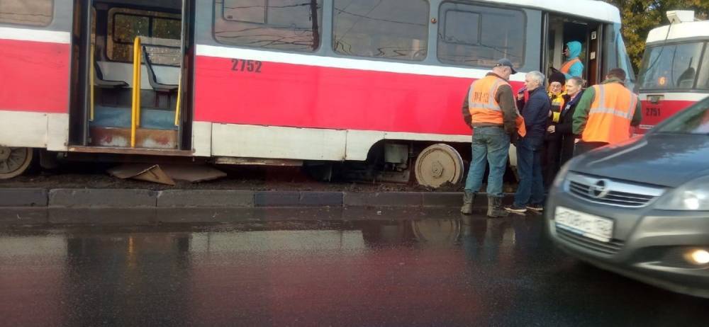 Трамвай сошел с рельс в Сормовском районе