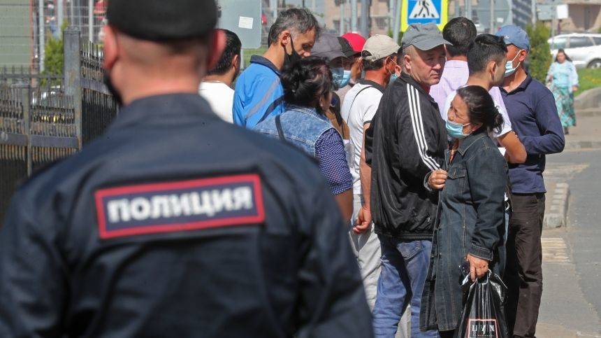 Правовой статус в пандемию урегулировали в России более миллиона мигрантов