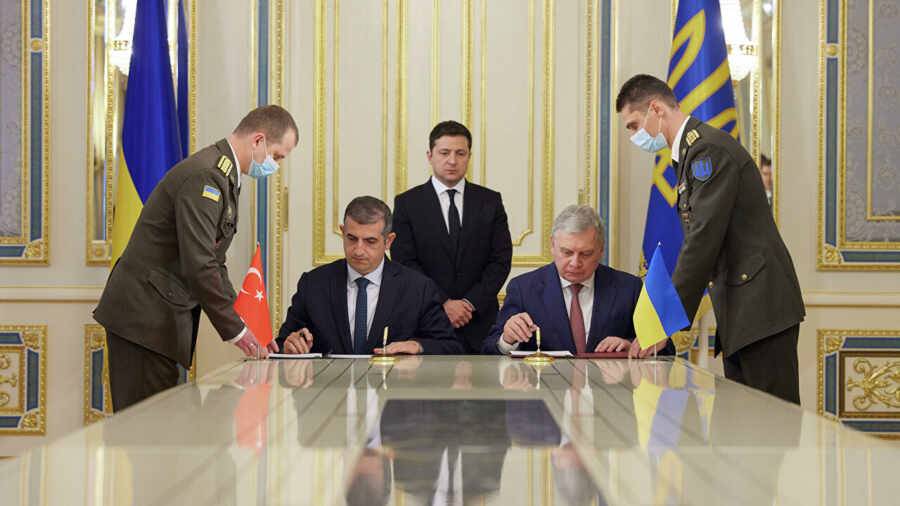 Турция построит на Украине центр по эксплуатации беспилотников Bayraktar