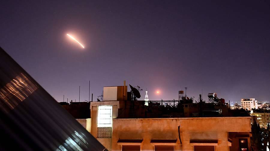 ПВО Сирии отражают атаку в небе над Дамаском