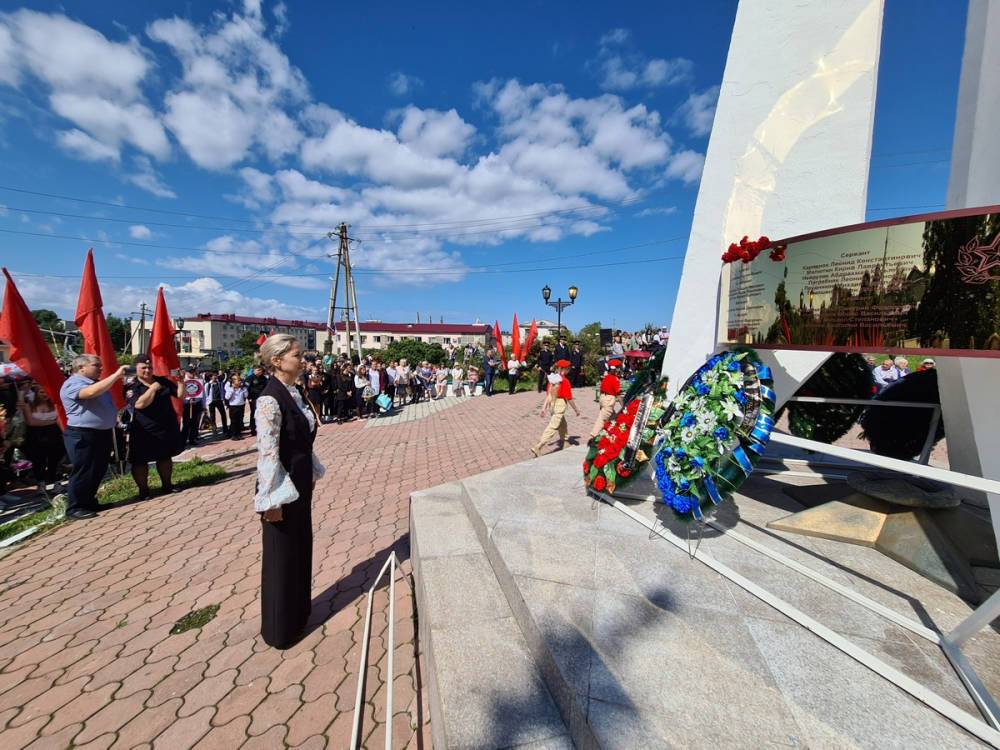 Холмчане почтили память советских солдат и встретили "Поезд Победы"