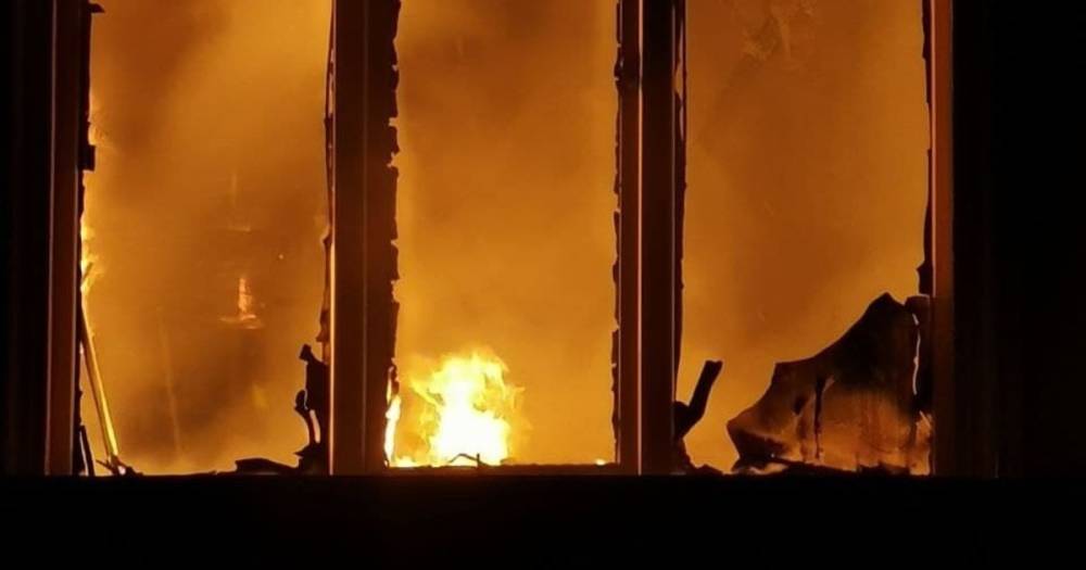 На Люблинском шоссе сгорел заброшенный дом