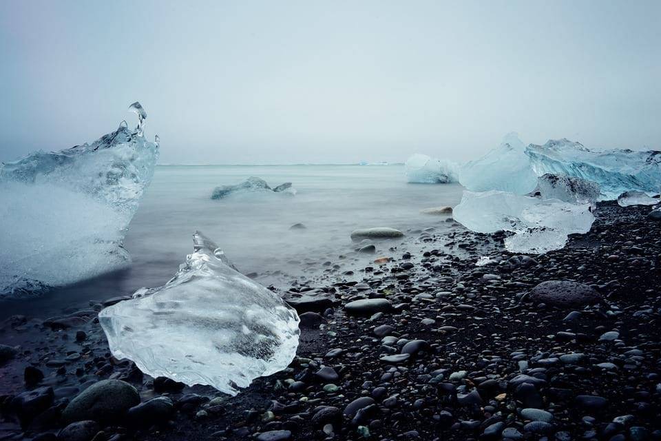 Повышение температуры в Арктике сделает зимы более суровыми и мира