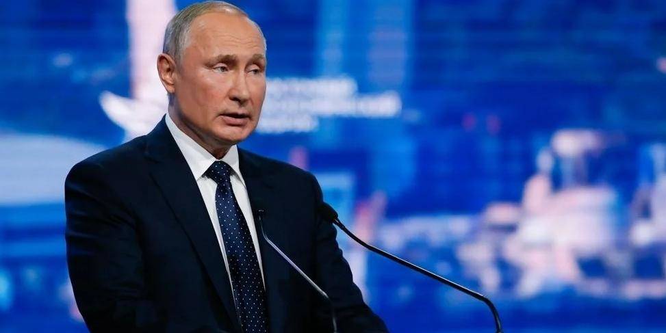 Путин заявил, что все замыслы "Единой России" воплощаются в жизнь, а Лаврова и Шойгу жалко отпускать в Госдуму