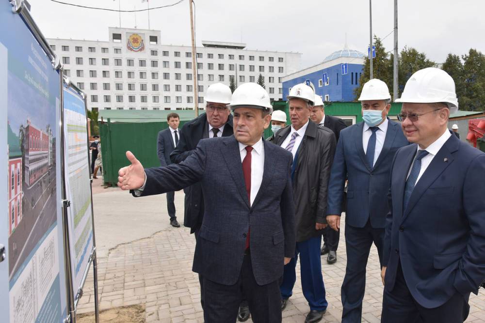 Глава Минстроя РФ побывал на стройке Дома дружбы народов в Йошкар-Оле