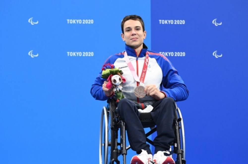 Россиянин Жданов взял третье золото на Паралимпиаде в Токио
