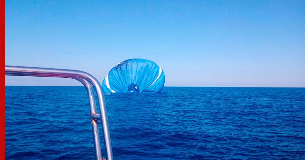 В Сочи упал в море воздушный шар с людьми