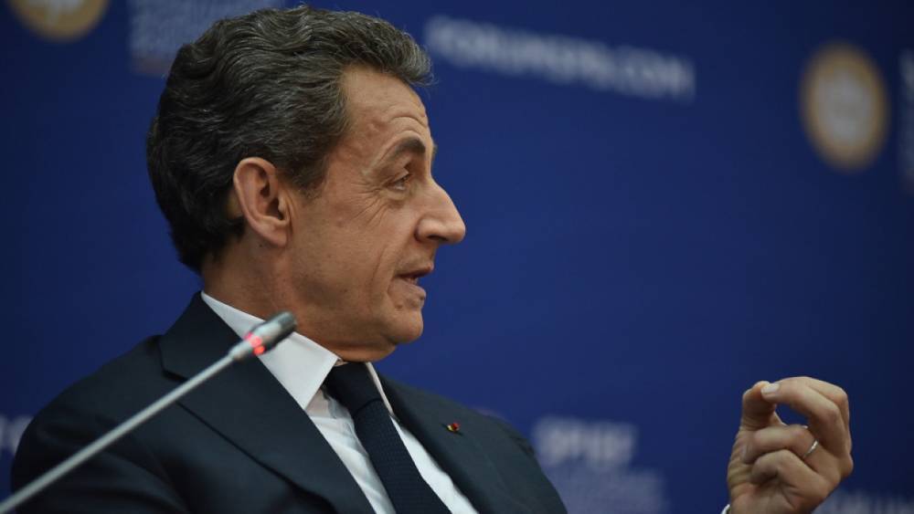 Суд приговорил бывшего президента Франции Николя Саркози к году тюрьмы