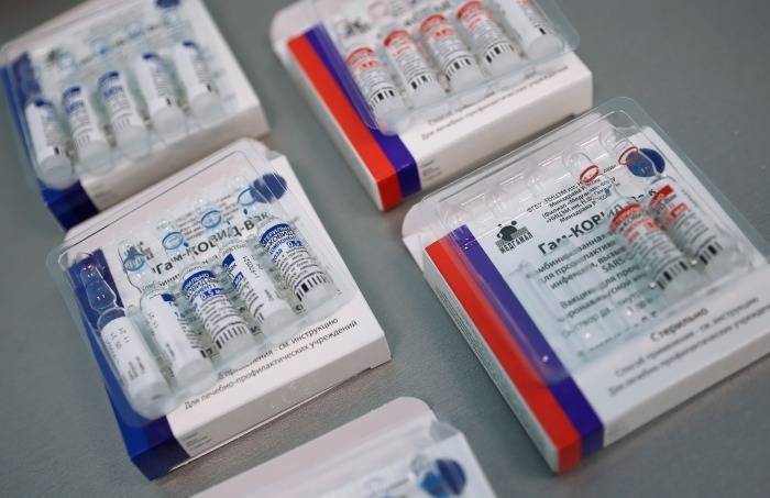 Мишустин: 40 млн человек в РФ полностью вакцинированы от COVID-19, этого недостаточно