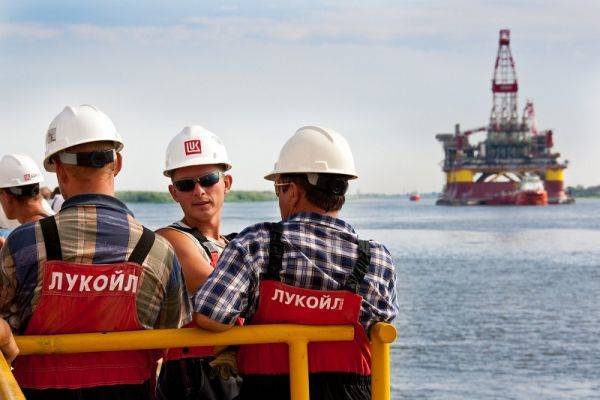 ЛУКОЙЛ будет осваивать два месторождения в Казахстане, от которых отказалась Shell
