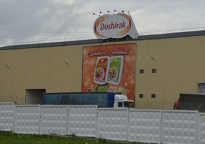 Из-за проблем на рязанском заводе в России начались перебои с поставками «Доширака»
