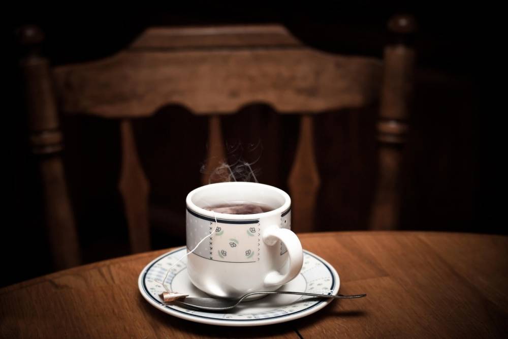 Объяснена опасность горячего чая при простуде