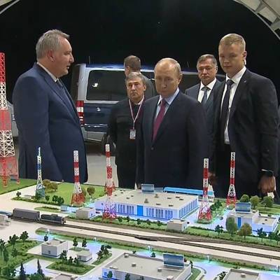 Путин ознакомился с ходом строительства второй очереди космодрома Восточный