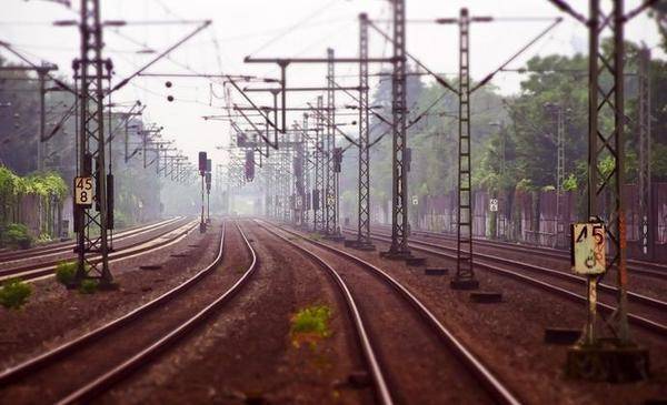 В Тюменской области на железной дороге погиб 17-летний подросток