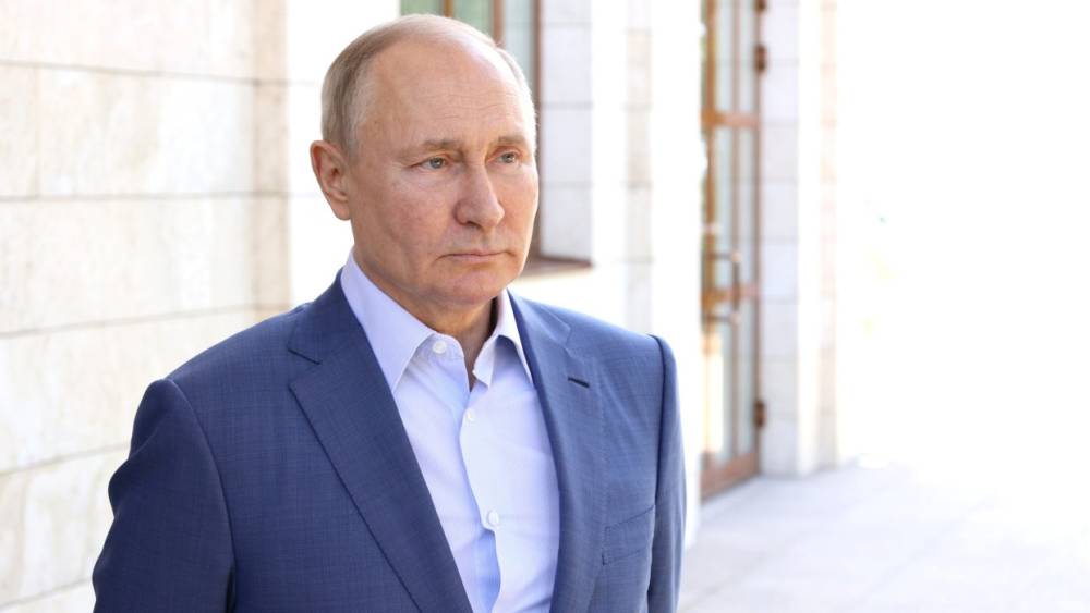Владимир Путин высоко оценил организацию АрМИ-2021