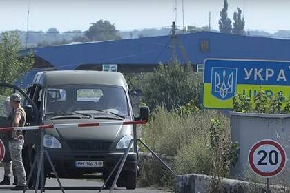 Машины с приднестровскими номерами не пустили из России на территорию Украины